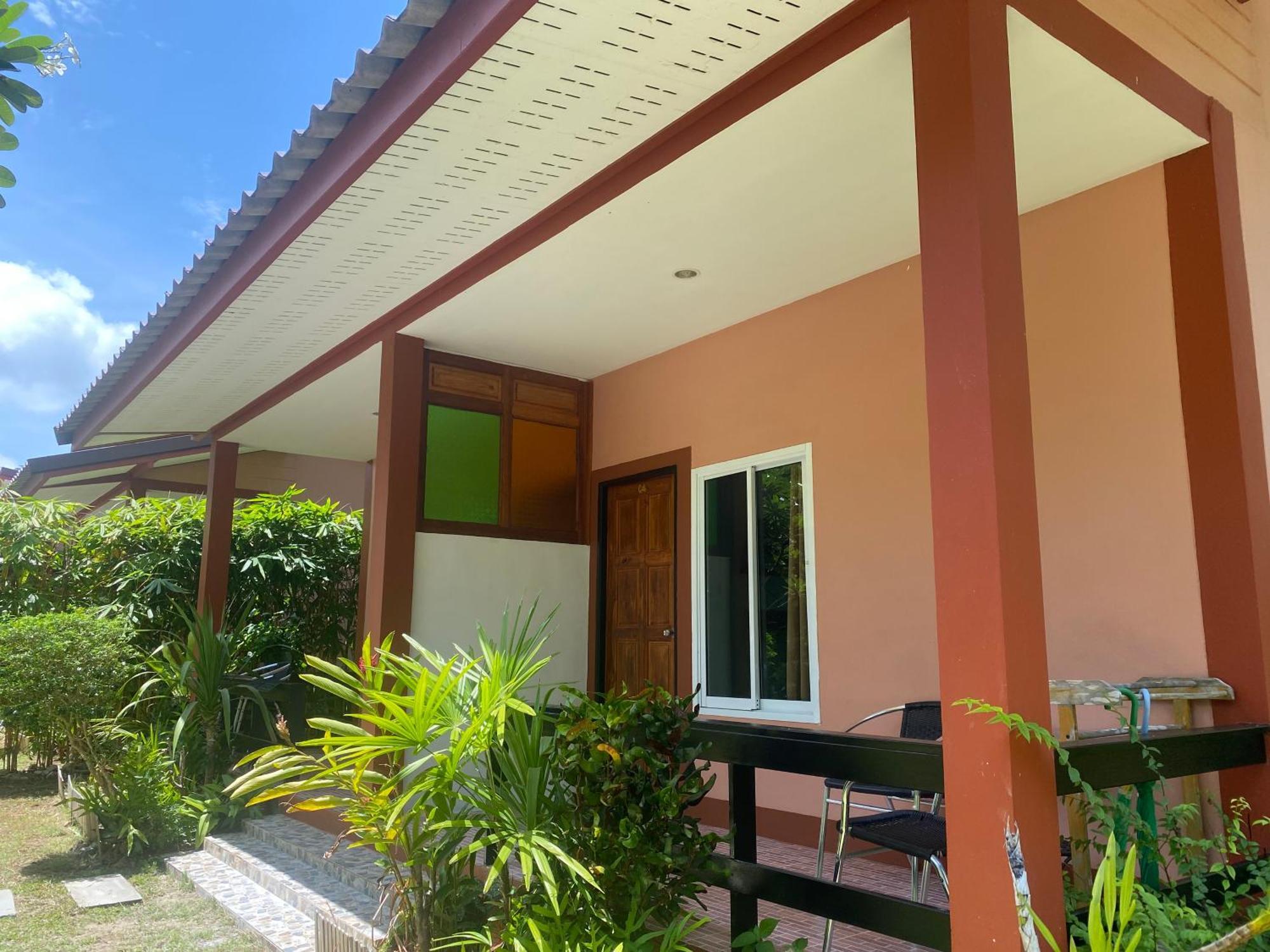 Auberge de jeunesse Baan Longhaad à Ko Lanta Extérieur photo