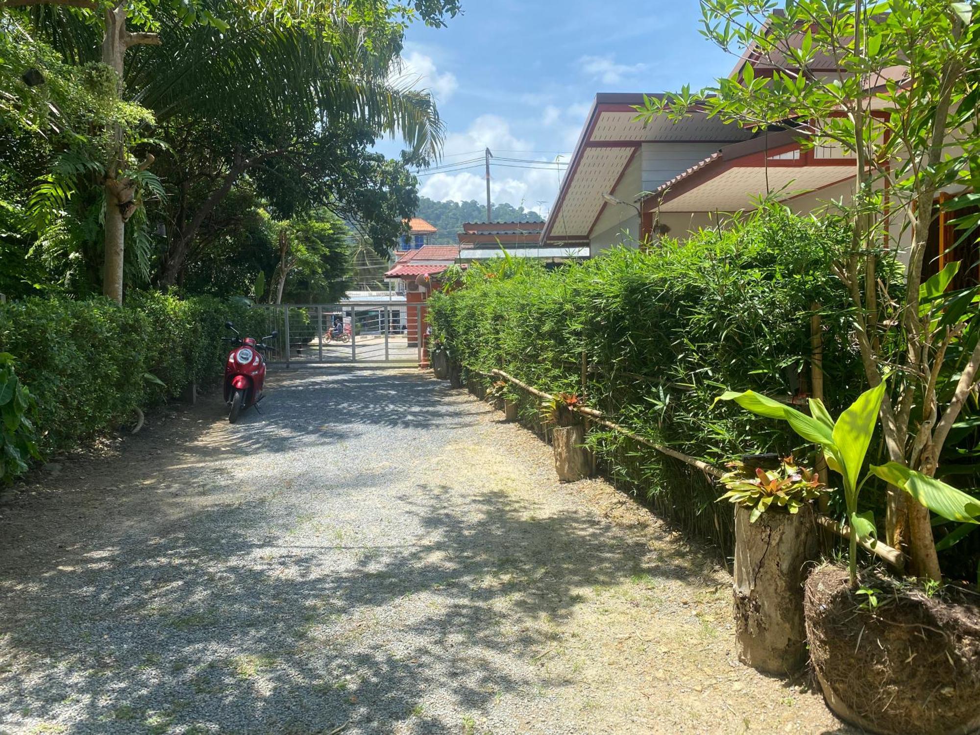 Auberge de jeunesse Baan Longhaad à Ko Lanta Extérieur photo