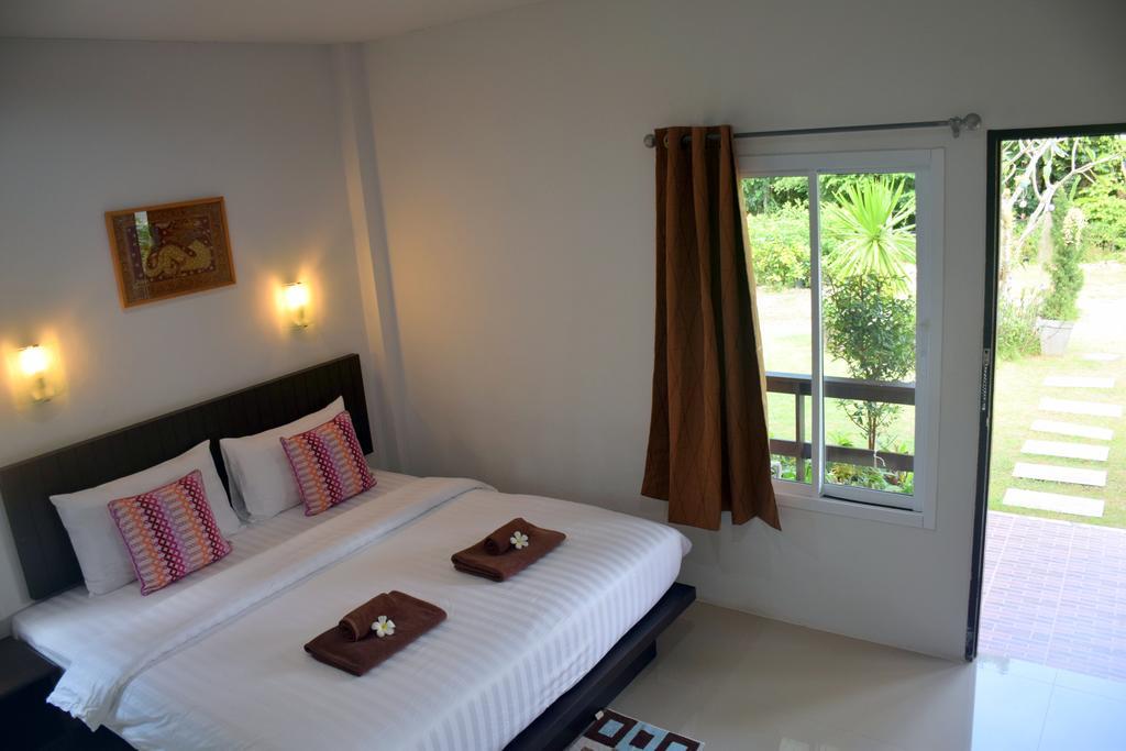 Auberge de jeunesse Baan Longhaad à Ko Lanta Extérieur photo