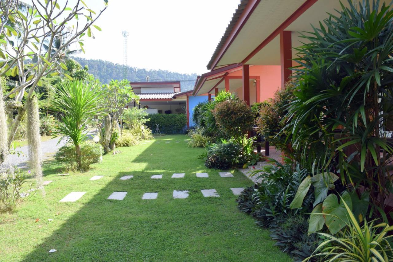 Auberge de jeunesse Baan Longhaad à Ko Lanta Extérieur photo