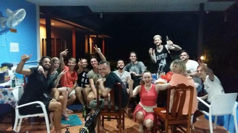 Auberge de jeunesse Baan Longhaad à Ko Lanta Extérieur photo