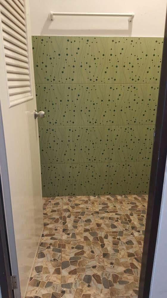 Auberge de jeunesse Baan Longhaad à Ko Lanta Extérieur photo