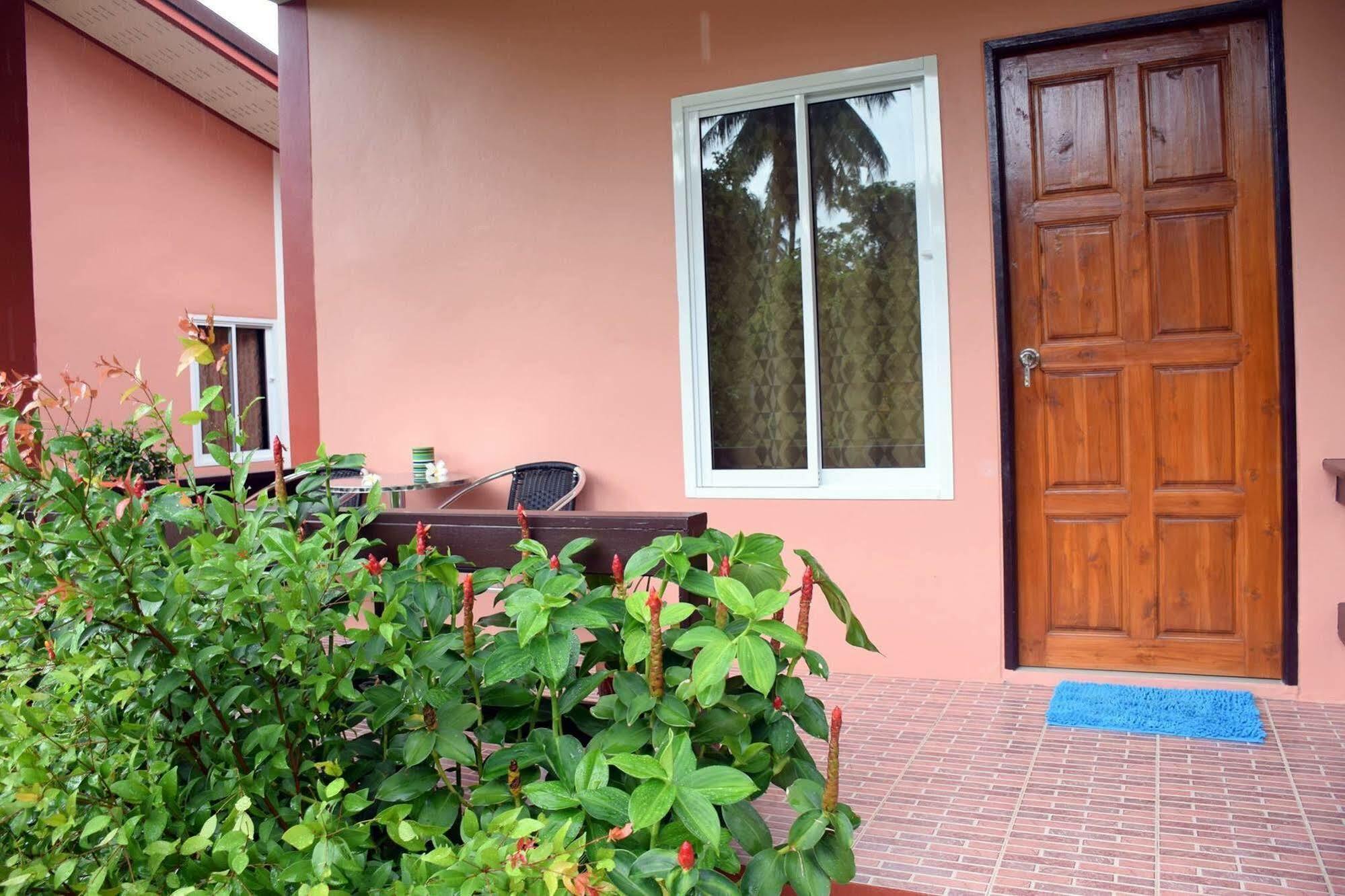 Auberge de jeunesse Baan Longhaad à Ko Lanta Extérieur photo