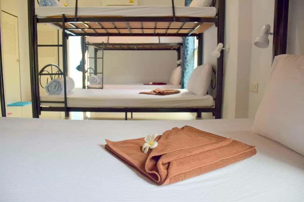 Auberge de jeunesse Baan Longhaad à Ko Lanta Extérieur photo