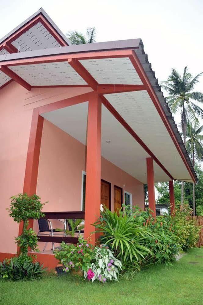 Auberge de jeunesse Baan Longhaad à Ko Lanta Extérieur photo