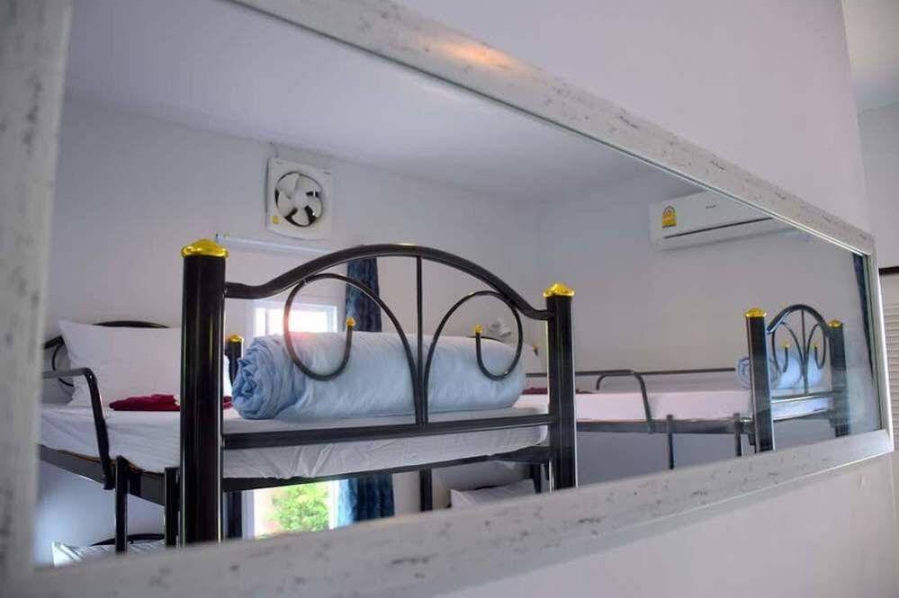 Auberge de jeunesse Baan Longhaad à Ko Lanta Extérieur photo