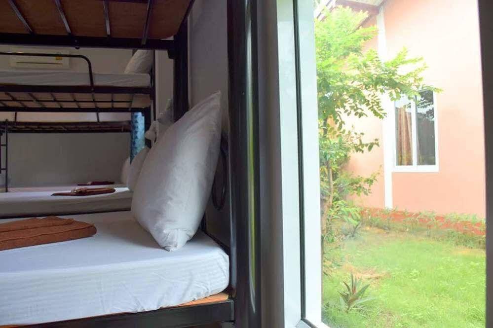 Auberge de jeunesse Baan Longhaad à Ko Lanta Extérieur photo